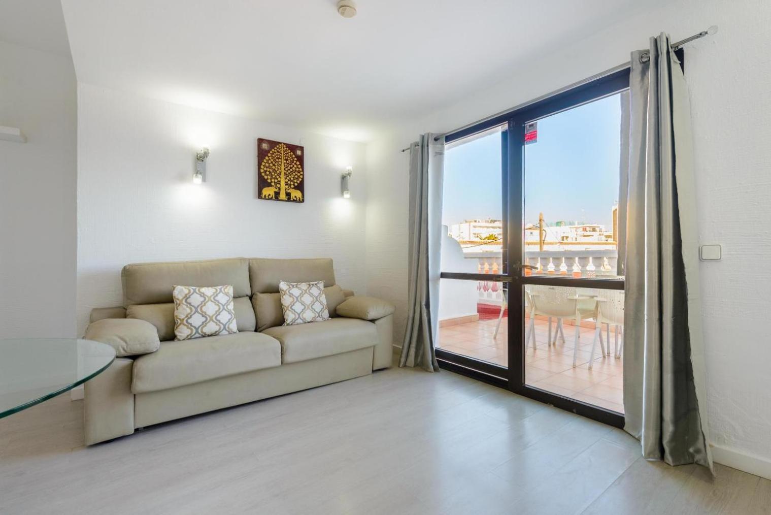 Jacaranda Apartments & Studios Es Cana Pokoj fotografie