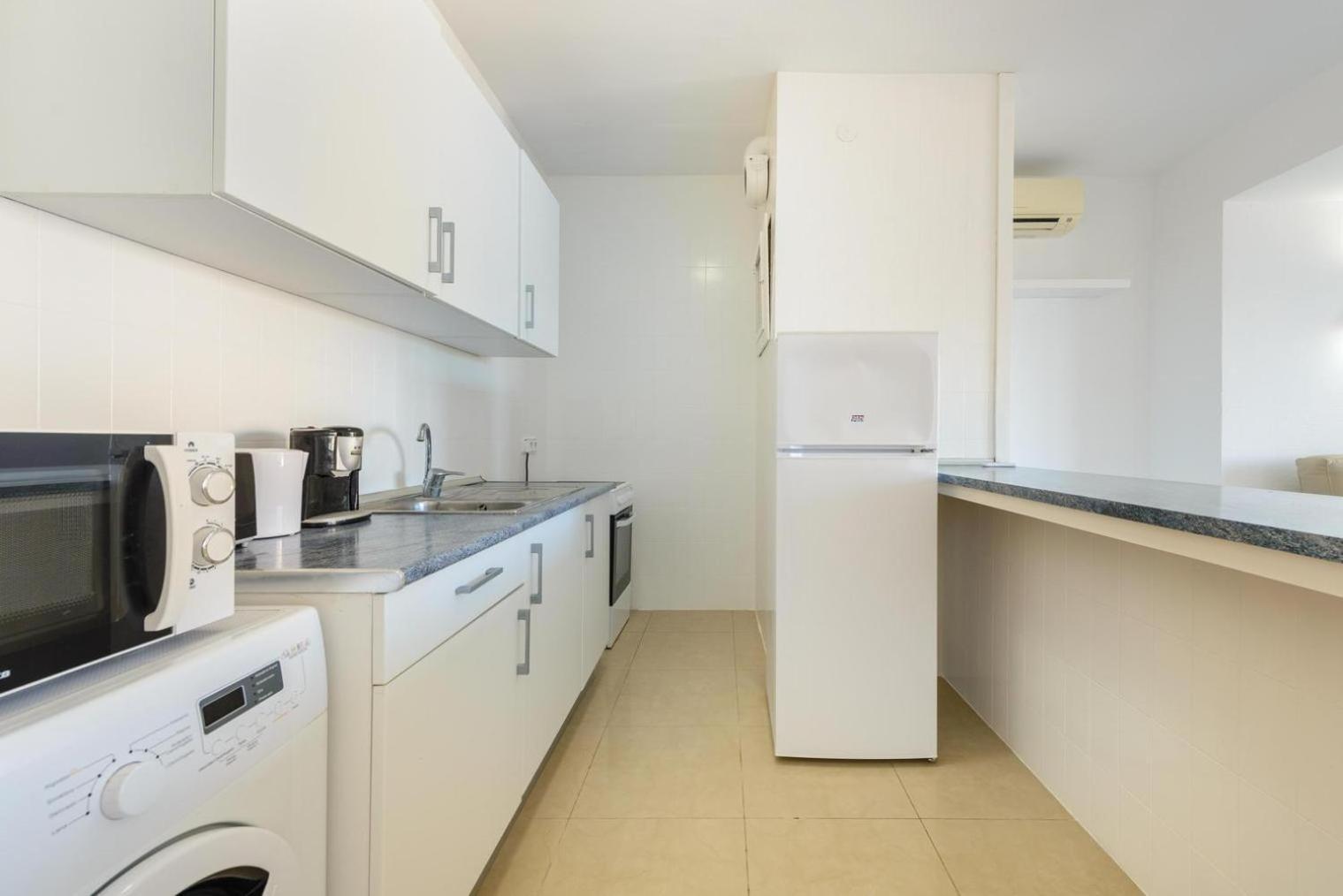 Jacaranda Apartments & Studios Es Cana Pokoj fotografie