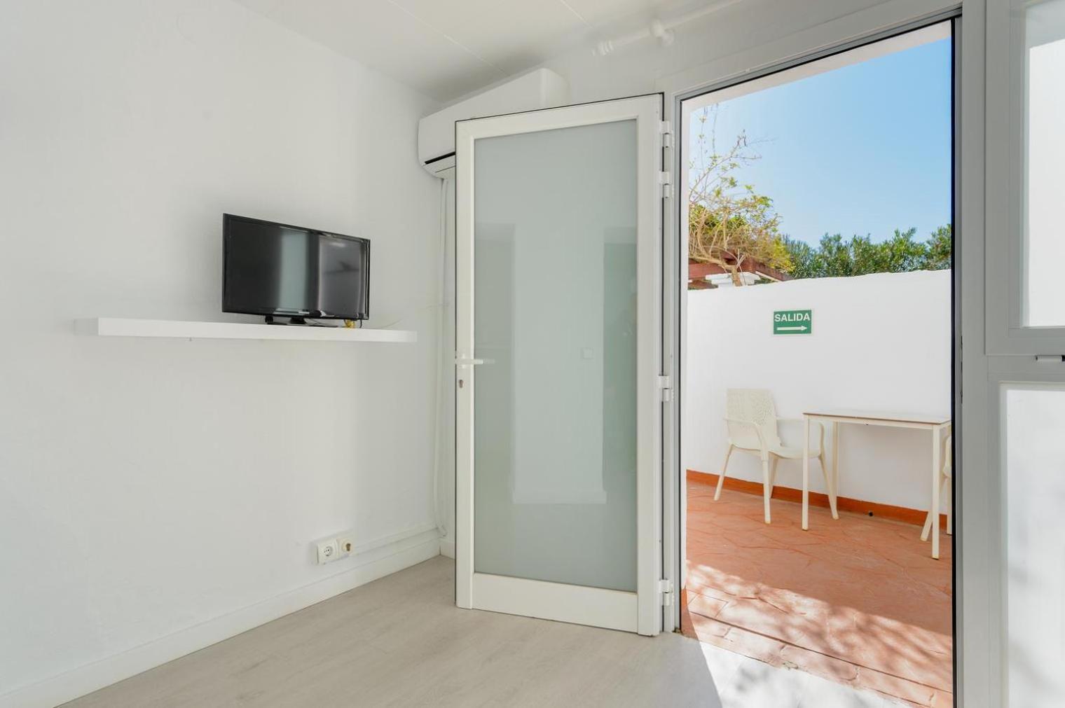 Jacaranda Apartments & Studios Es Cana Pokoj fotografie